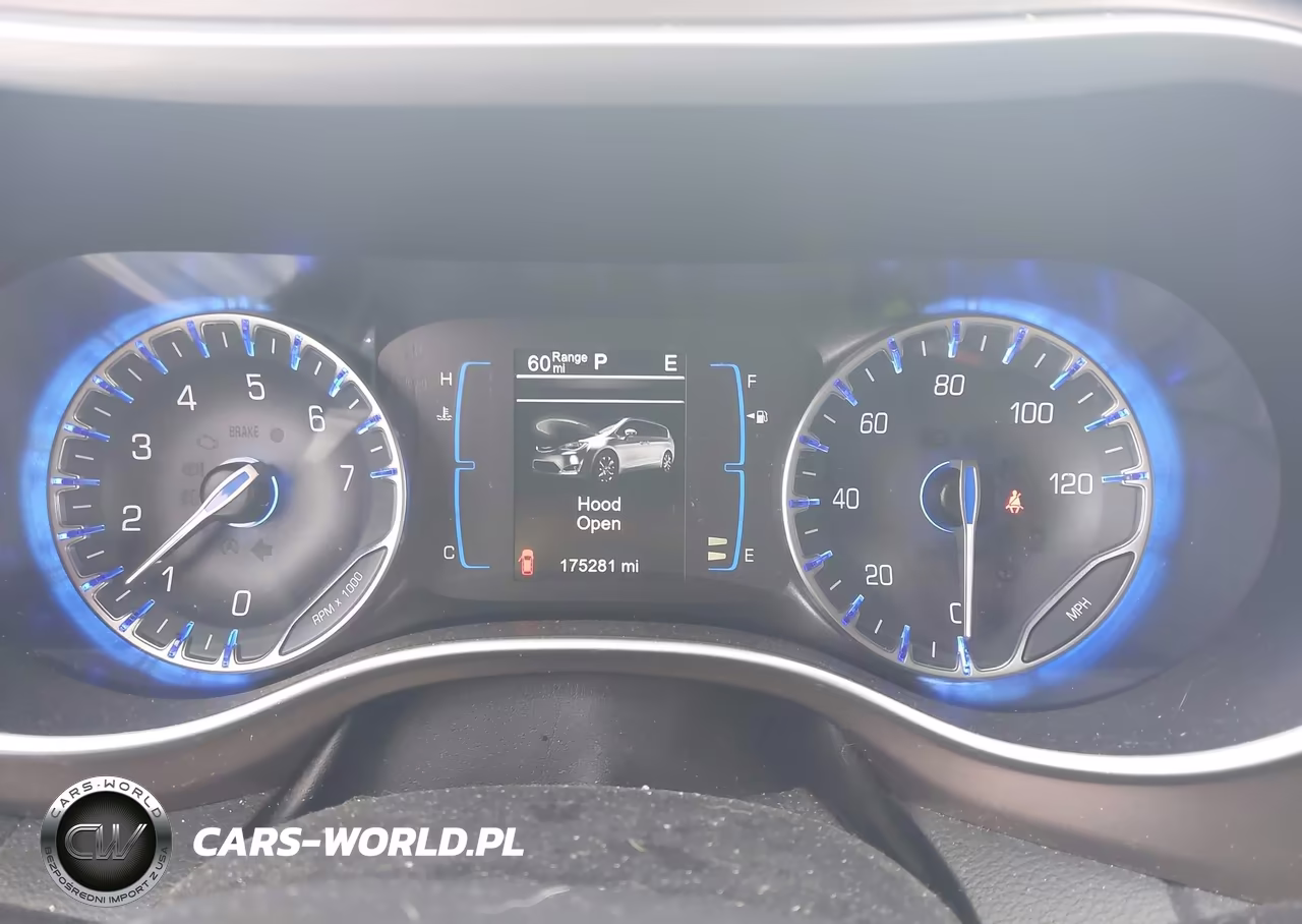 2017 Chrysler Pacifica Touring-L VIN:2C4RC1BG3HR539647 - 7