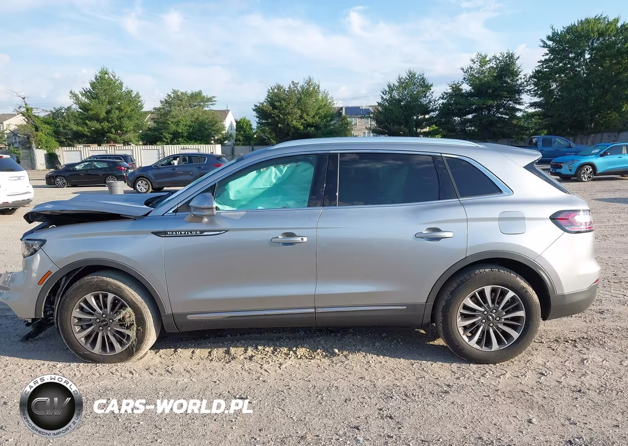 2022 Lincoln Nautilus Standard VIN:2LMPJ8J91NBL28010 - 13