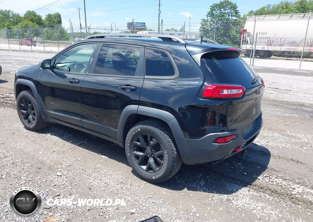 2017 Jeep Cherokee Trailhawk 4X4 VIN:1C4PJMBS9HW620713 - 3