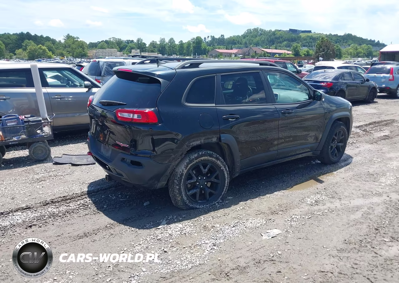 2017 Jeep Cherokee Trailhawk 4X4 VIN:1C4PJMBS9HW620713 - 4