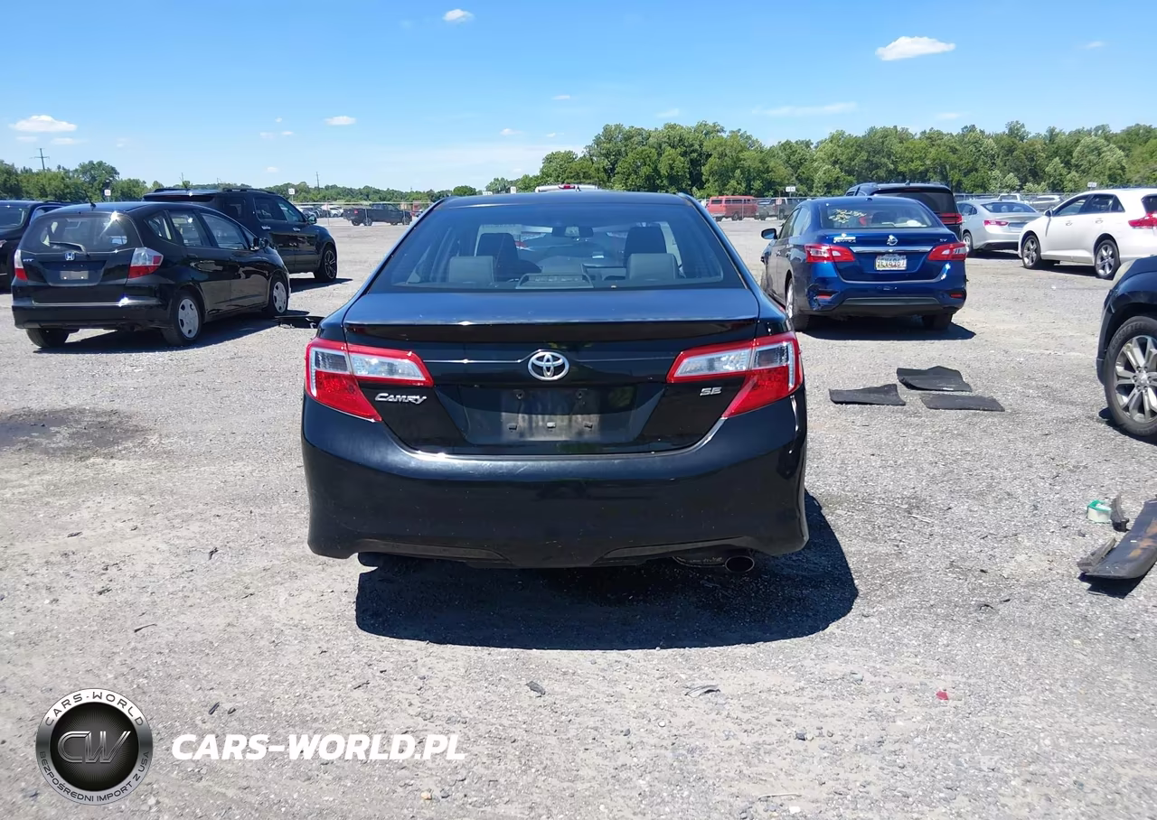 2014 Toyota Camry Se VIN:4T1BF1FKXEU812570 - 17