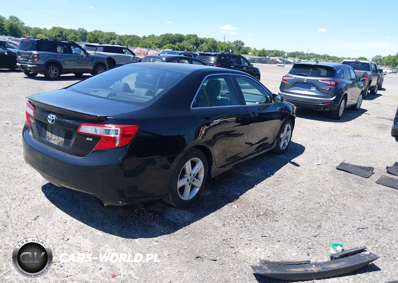 2014 Toyota Camry Se VIN:4T1BF1FKXEU812570 - 4