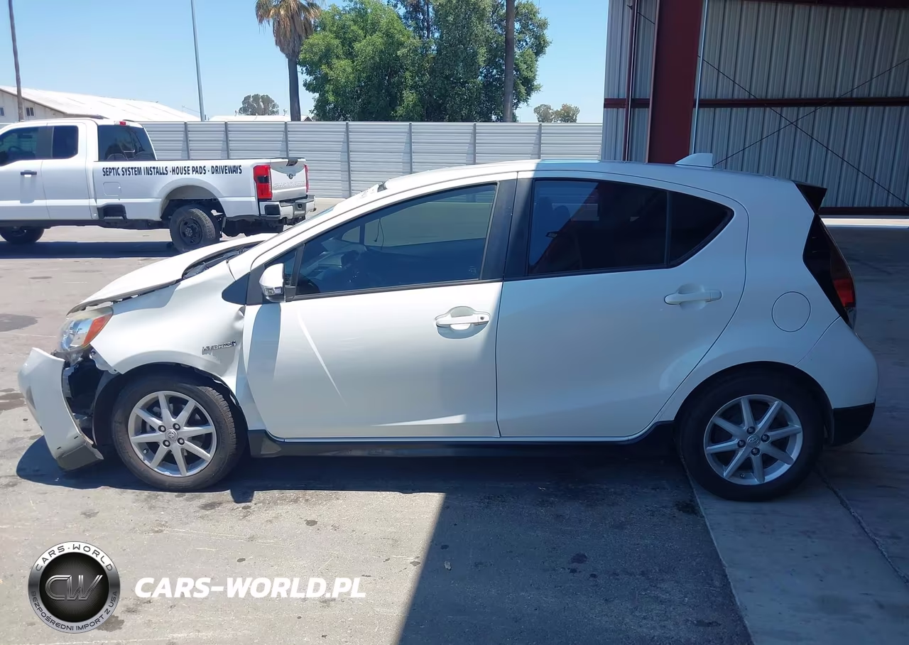 2017 Toyota Prius C One VIN:JTDKDTB31H1597638 - 15