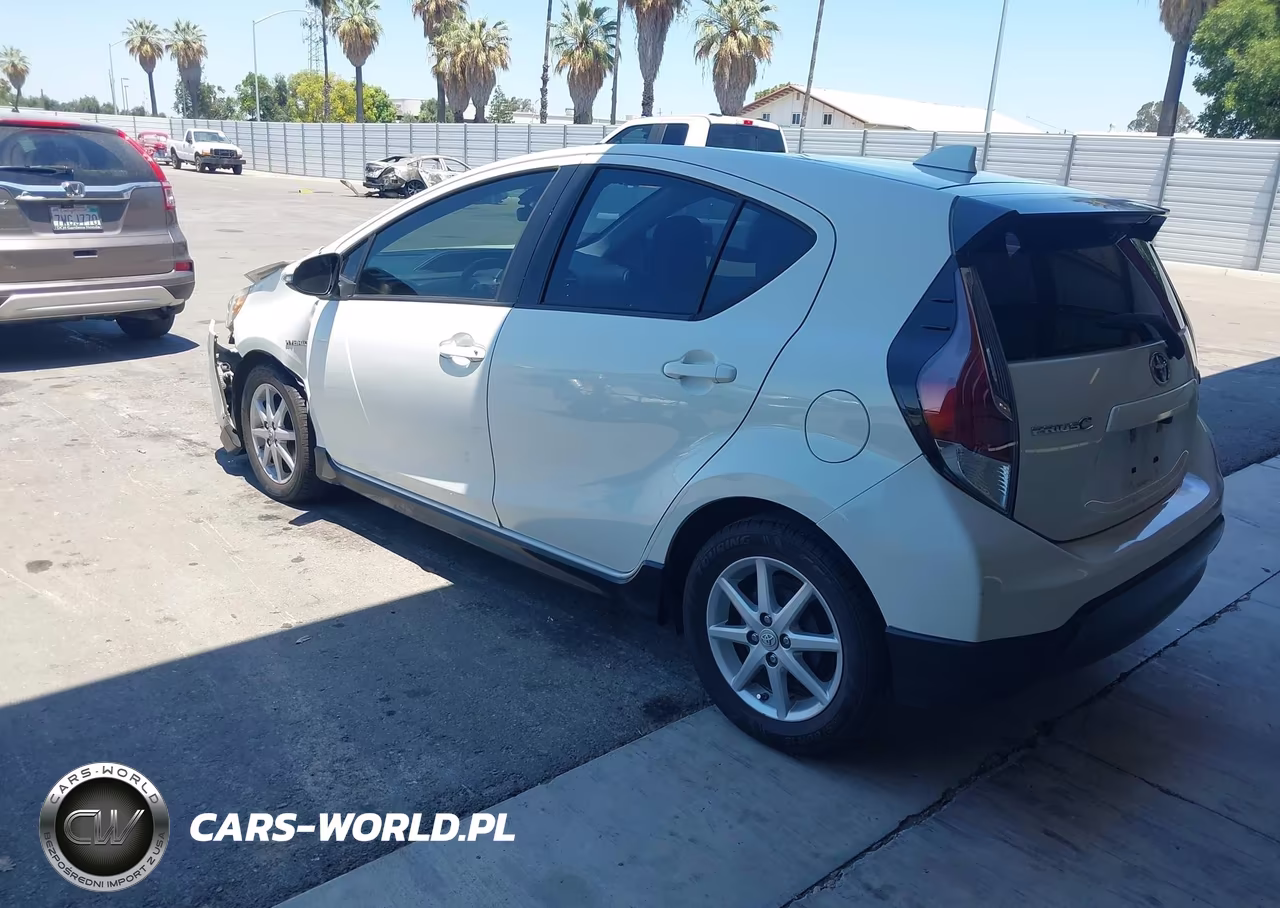 2017 Toyota Prius C One VIN:JTDKDTB31H1597638 - 3