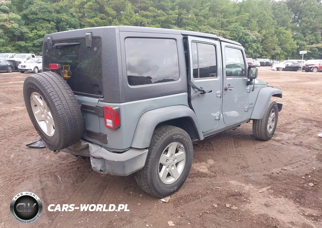 2015 Jeep Wrangler Unlimited Sport VIN:1C4BJWDG5FL641555 - 4