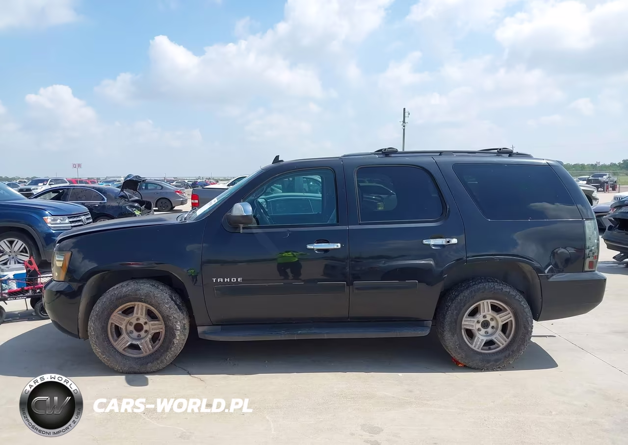 2011 Chevrolet Tahoe Ls VIN:1GNSCAE03BR340070 - 14