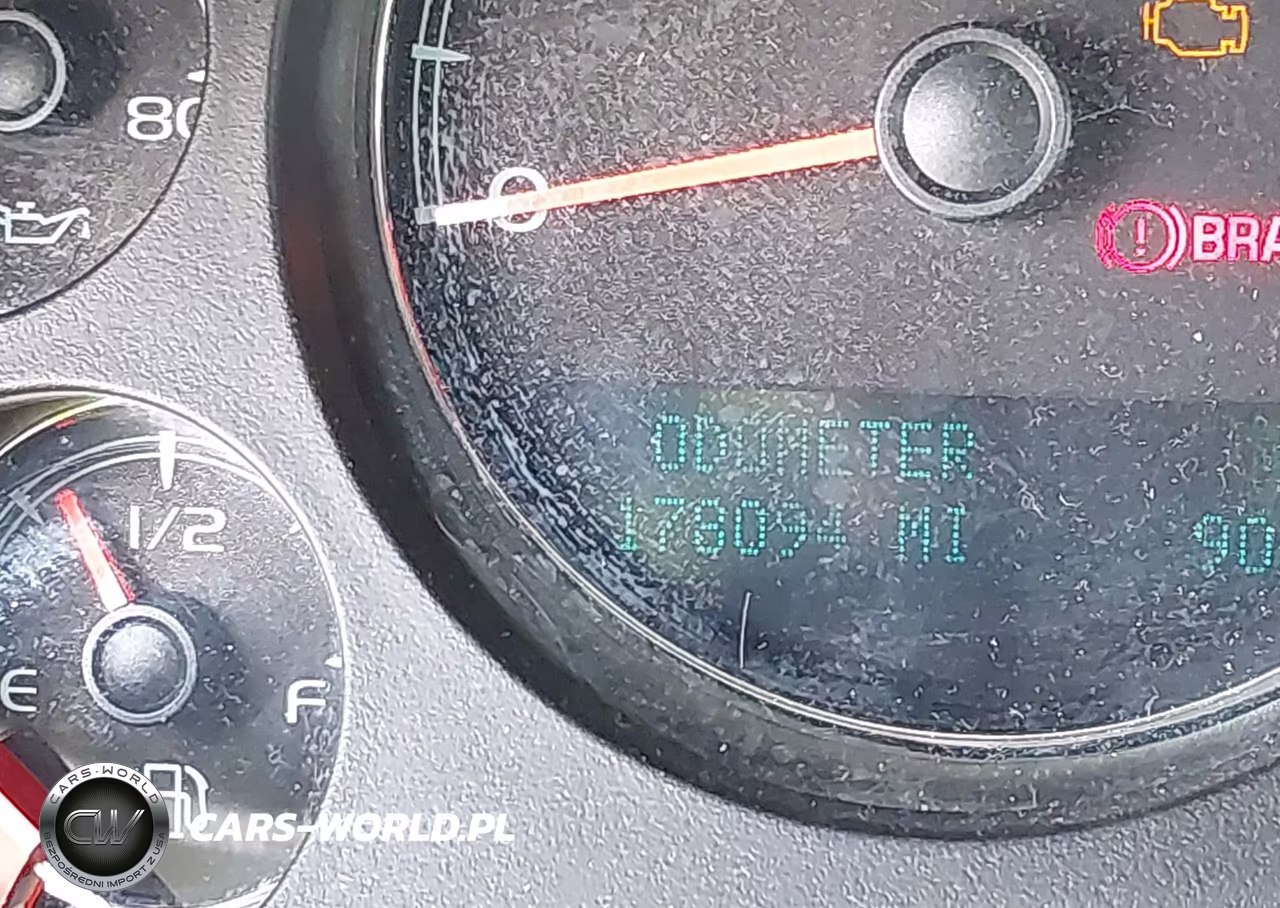2011 Chevrolet Tahoe Ls VIN:1GNSCAE03BR340070 - 15