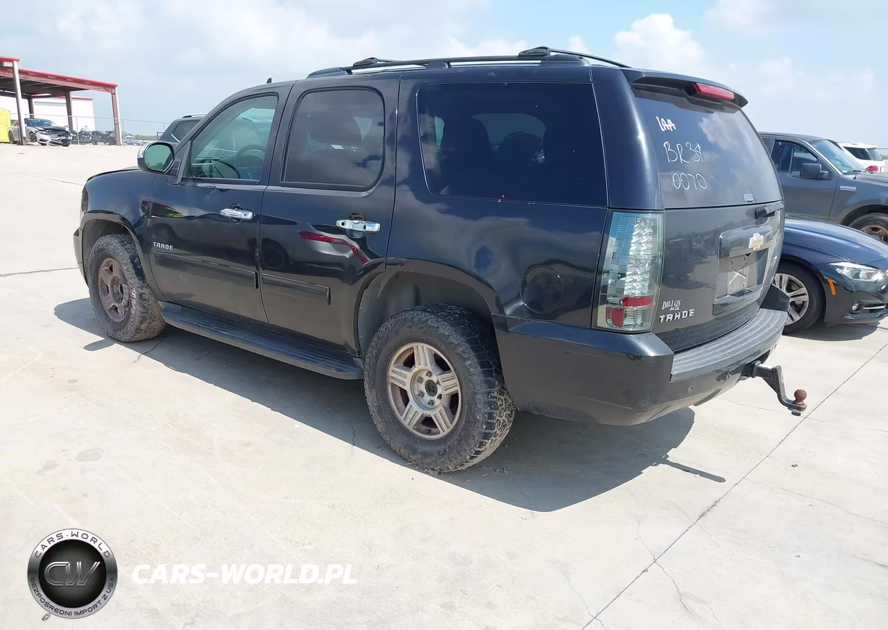 2011 Chevrolet Tahoe Ls VIN:1GNSCAE03BR340070 - 3