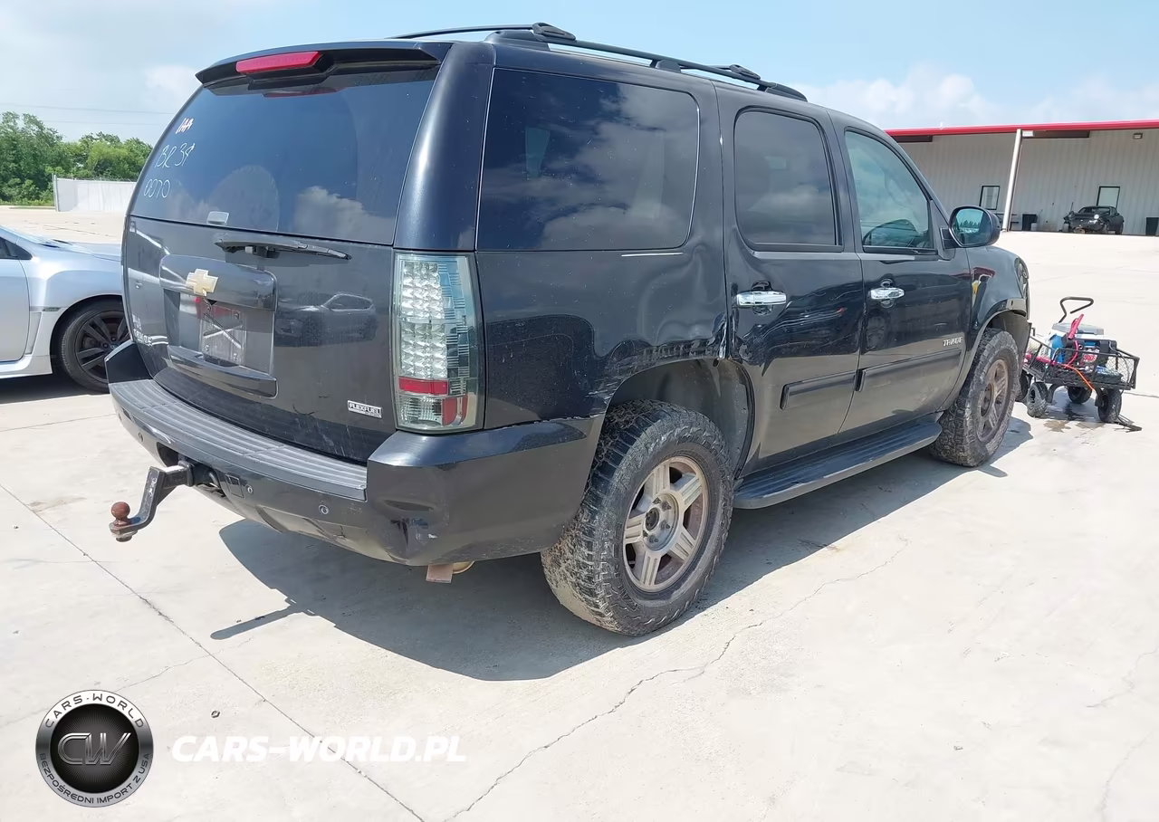 2011 Chevrolet Tahoe Ls VIN:1GNSCAE03BR340070 - 4