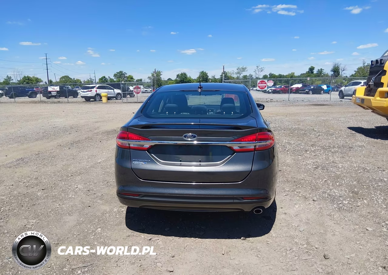 2018 Ford Fusion S VIN:3FA6P0G77JR228562 - 16