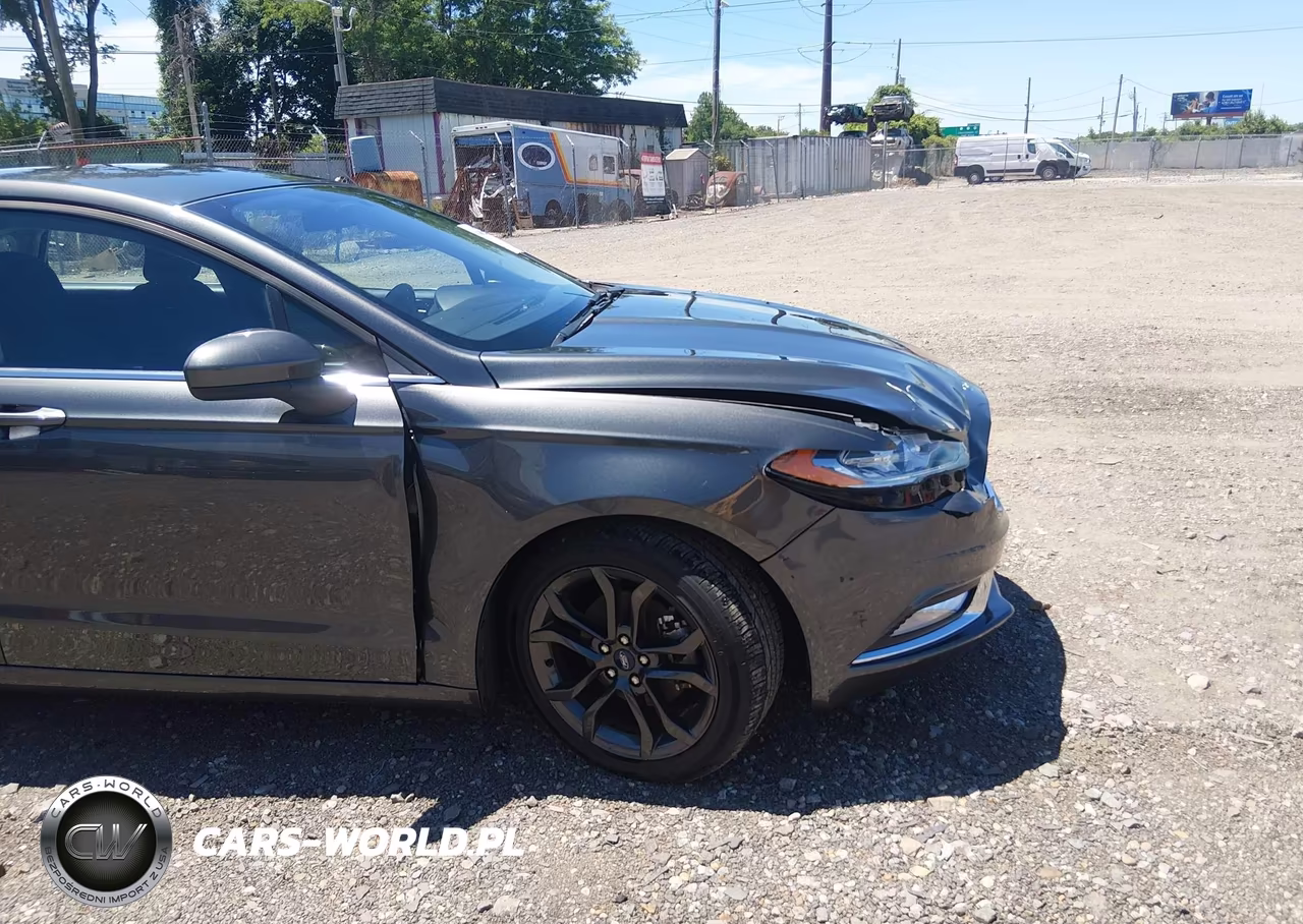 2018 Ford Fusion S VIN:3FA6P0G77JR228562 - 17