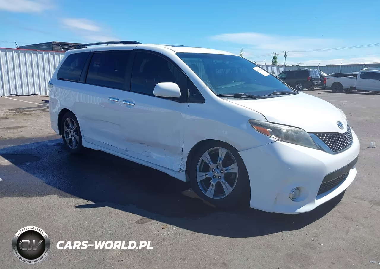 2017 Toyota Sienna Se 8 Passenger