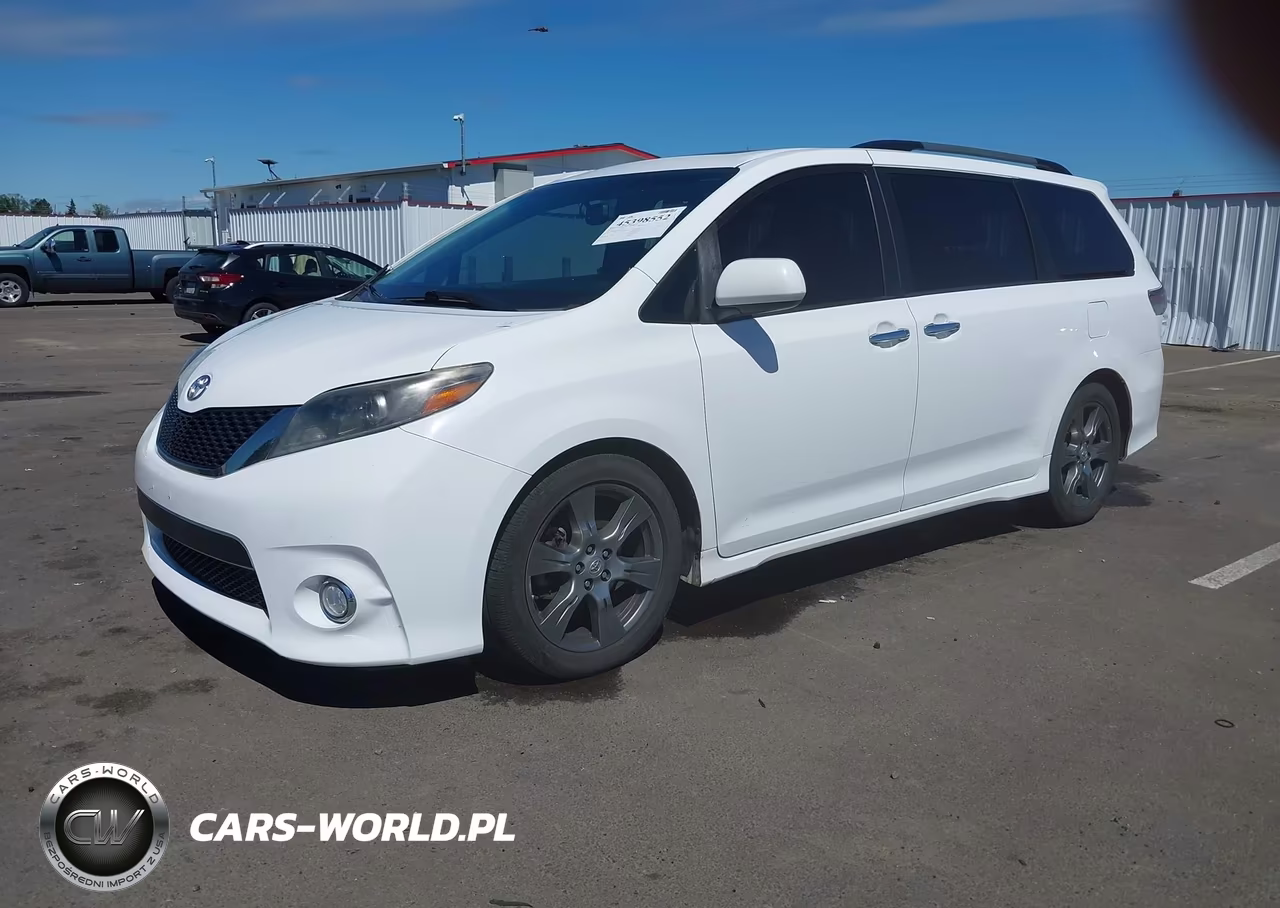 2017 Toyota Sienna Se 8 Passenger VIN:5TDXZ3DC8HS818305 - 2