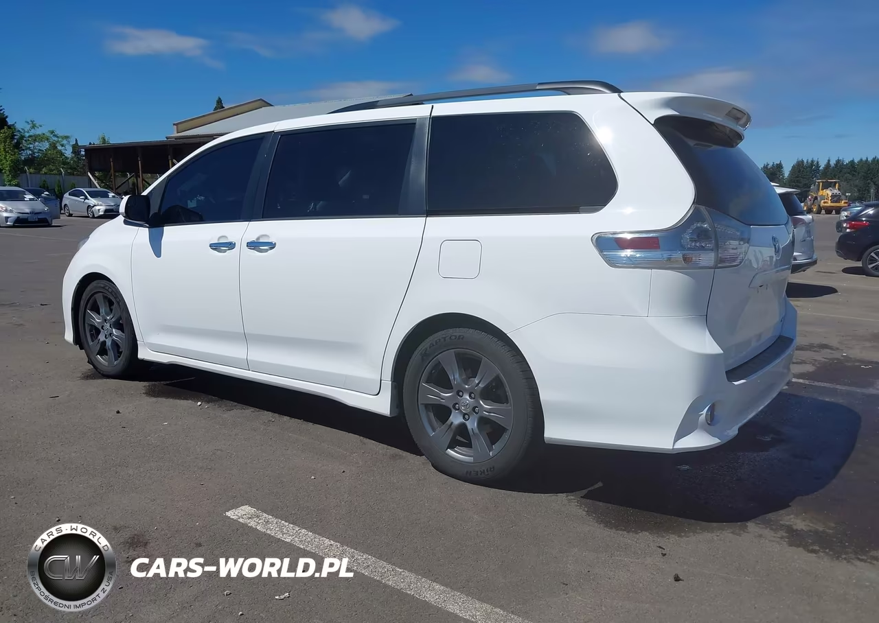 2017 Toyota Sienna Se 8 Passenger VIN:5TDXZ3DC8HS818305 - 3