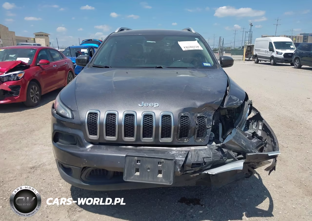 2018 Jeep Cherokee Latitude Plus Fwd VIN:1C4PJLLB8JD621796 - 12