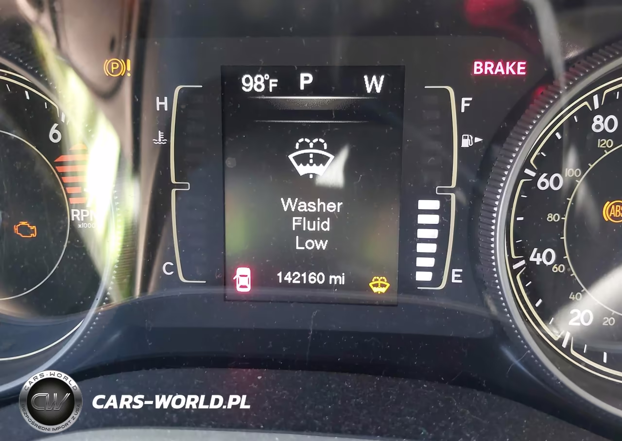 2018 Jeep Cherokee Latitude Plus Fwd VIN:1C4PJLLB8JD621796 - 15