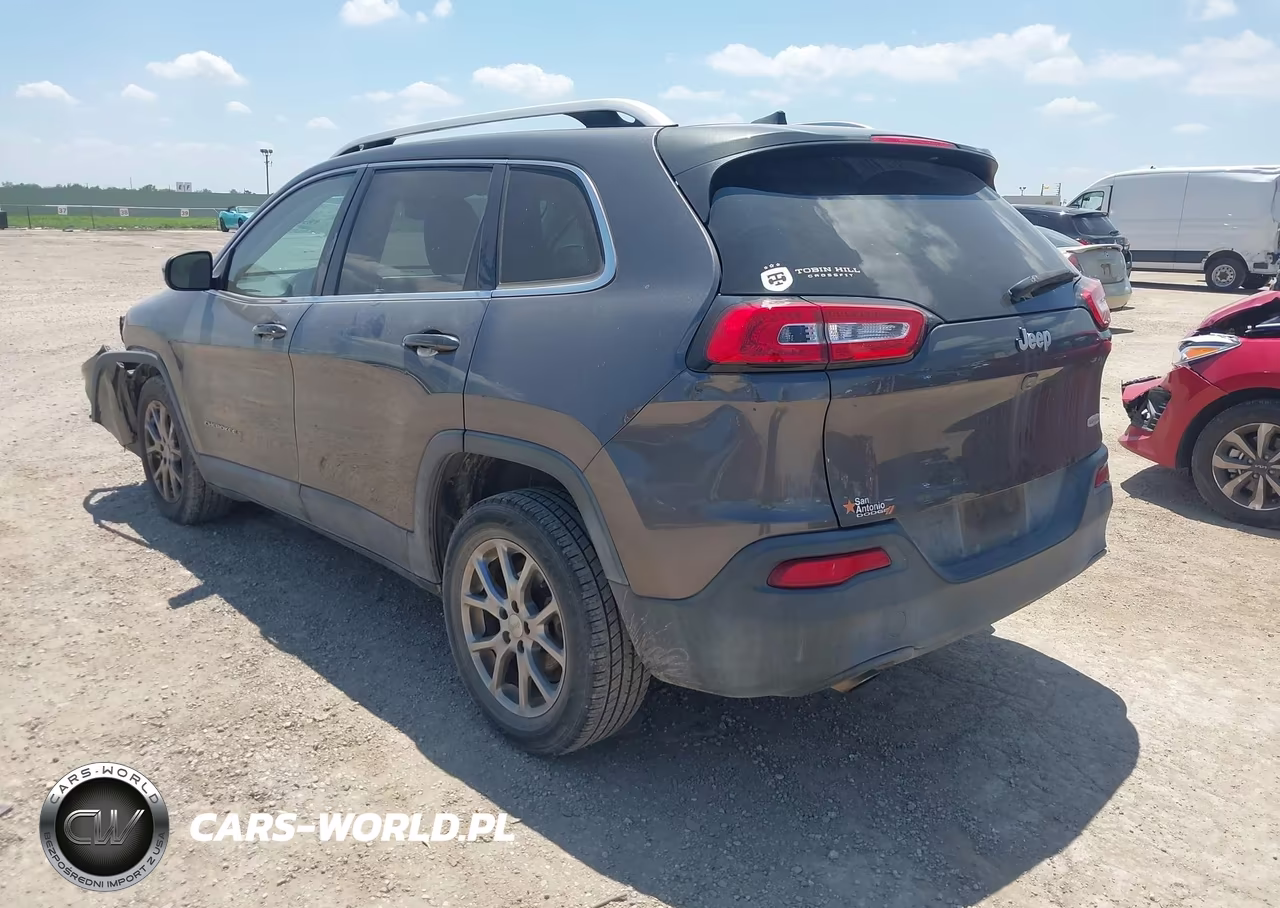 2018 Jeep Cherokee Latitude Plus Fwd VIN:1C4PJLLB8JD621796 - 3