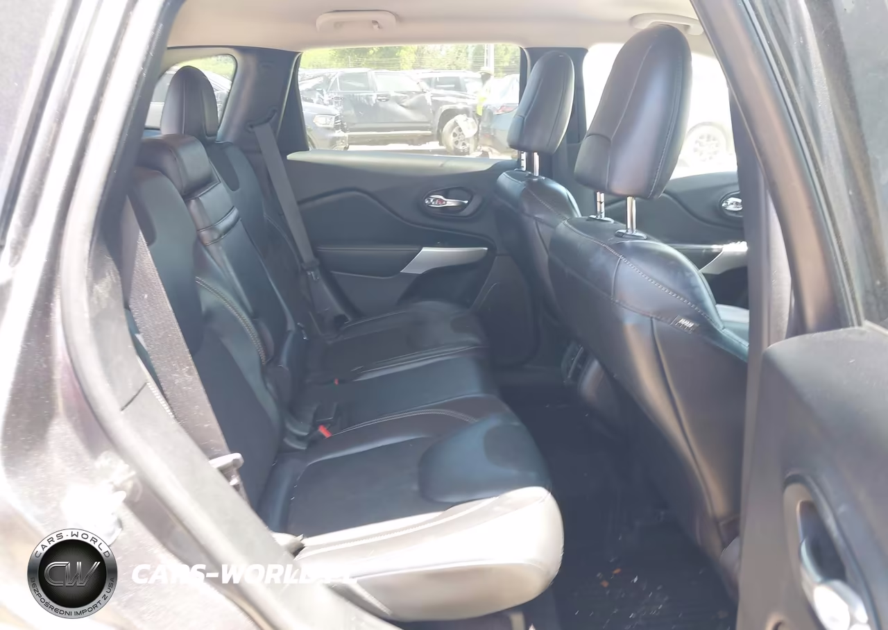 2018 Jeep Cherokee Latitude Plus Fwd VIN:1C4PJLLB8JD621796 - 8