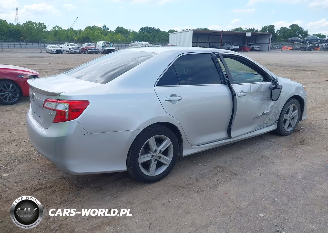 2013 Toyota Camry Se VIN:4T1BF1FK7DU671097 - 4