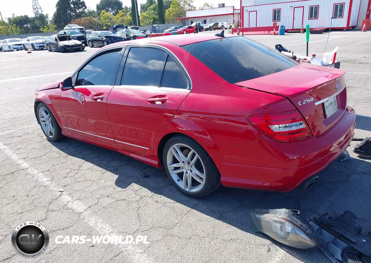 2013 Mercedes-Benz C 250 Sport VIN:WDDGF4HB5DA777550 - 3