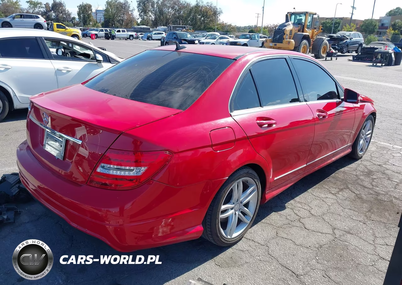 2013 Mercedes-Benz C 250 Sport VIN:WDDGF4HB5DA777550 - 4