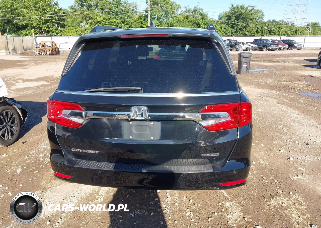 2019 Honda Odyssey Touring VIN:5FNRL6H89KB095576 - 16