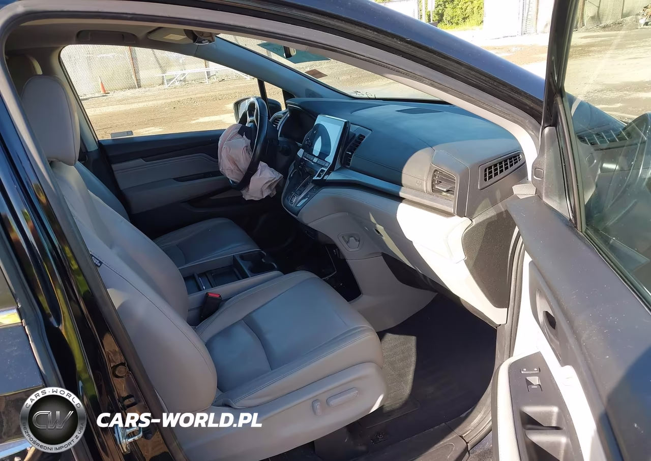 2019 Honda Odyssey Touring VIN:5FNRL6H89KB095576 - 5