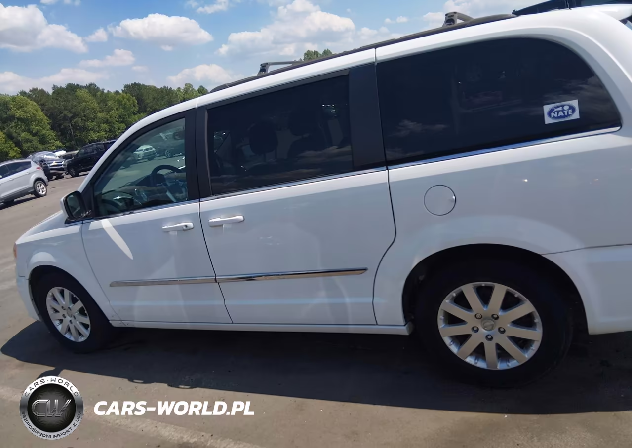 2015 Chrysler Town & Country Touring VIN:2C4RC1BG7FR539695 - 14