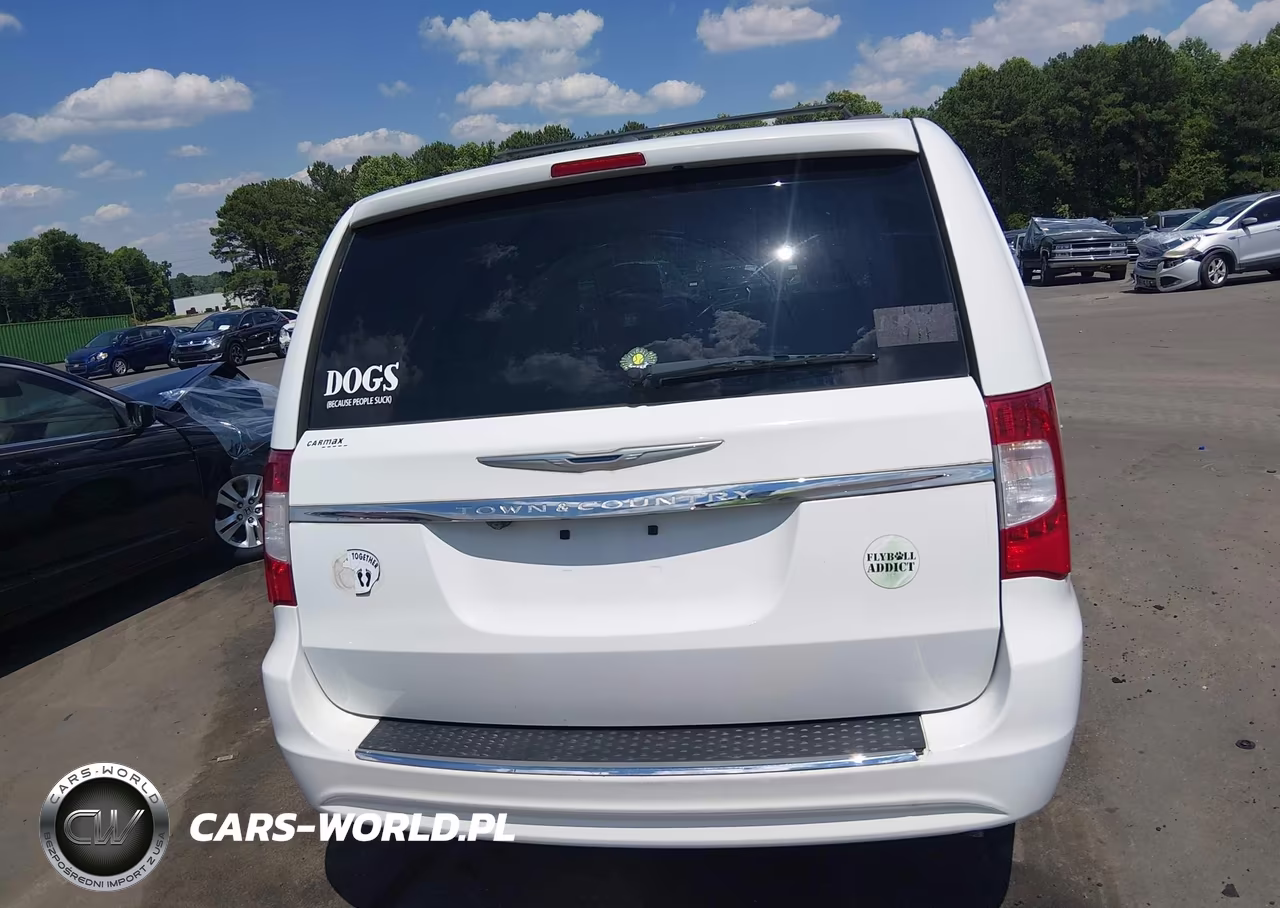 2015 Chrysler Town & Country Touring VIN:2C4RC1BG7FR539695 - 16