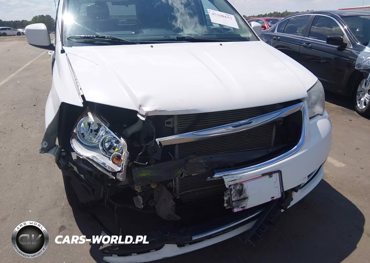 2015 Chrysler Town & Country Touring VIN:2C4RC1BG7FR539695 - 6