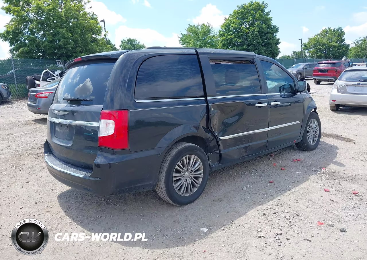 2016 Chrysler Town & Country Touring-L Anniversary Edition VIN:2C4RC1CG5GR207612 - 4