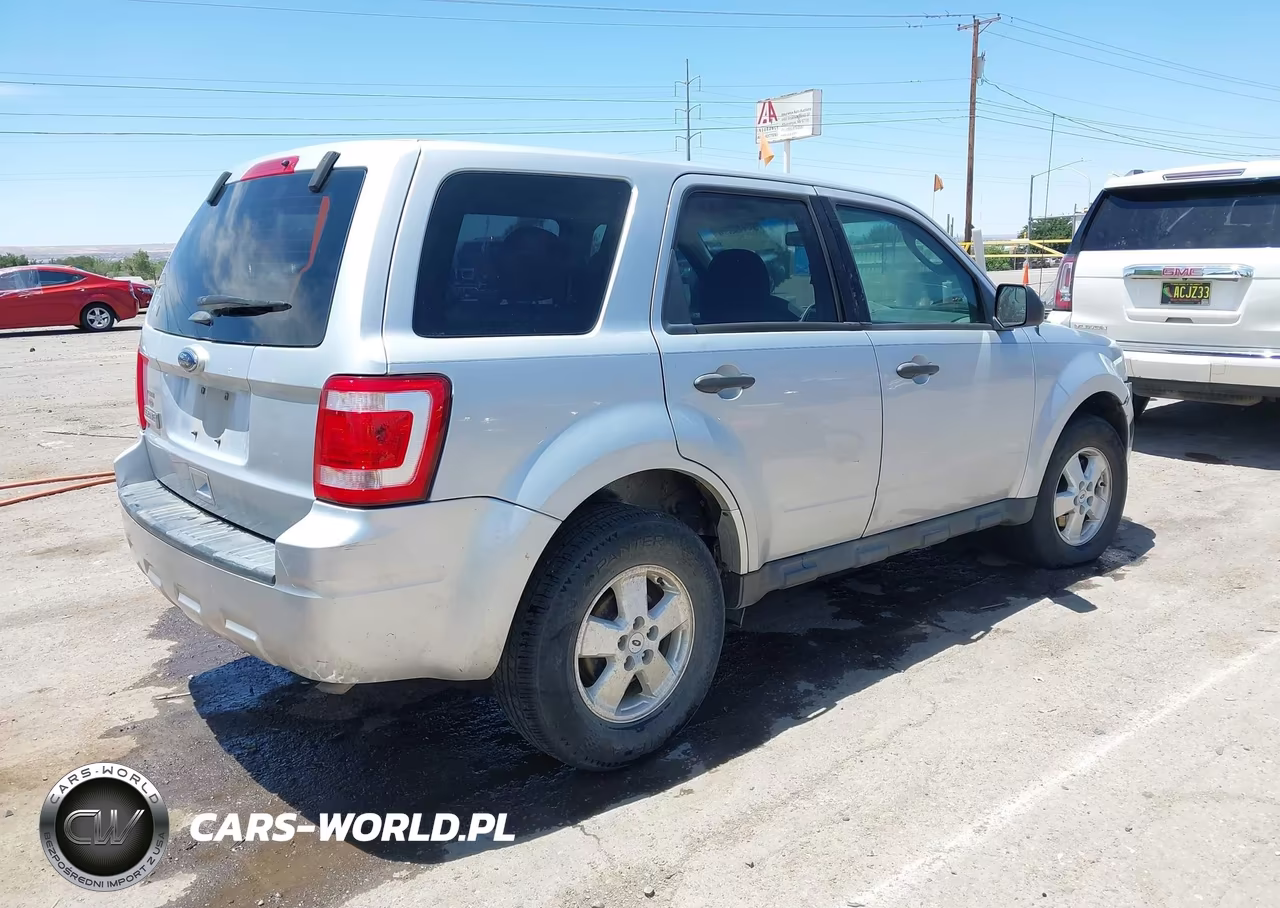 2012 Ford Escape Xls VIN:1FMCU0C77CKA65152 - 4