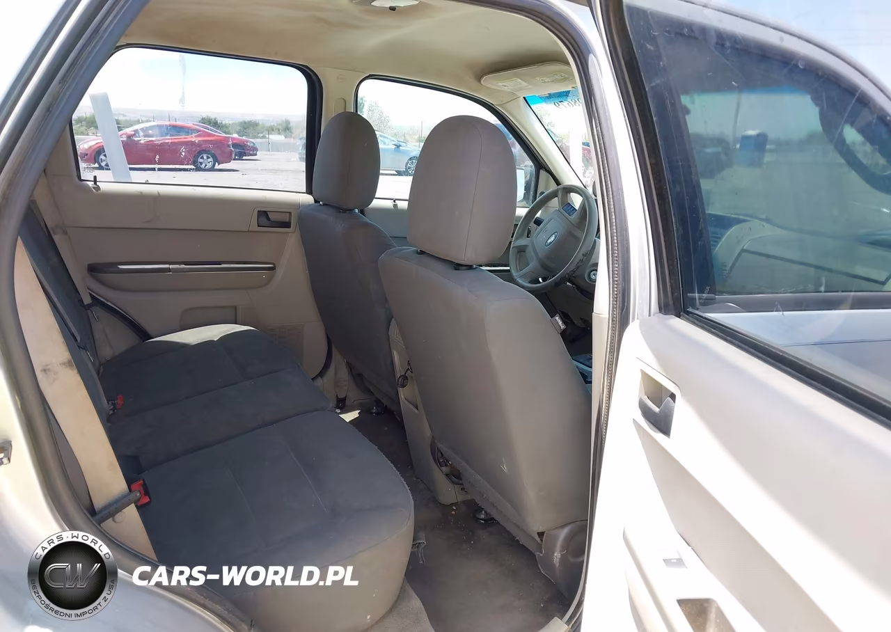 2012 Ford Escape Xls VIN:1FMCU0C77CKA65152 - 8