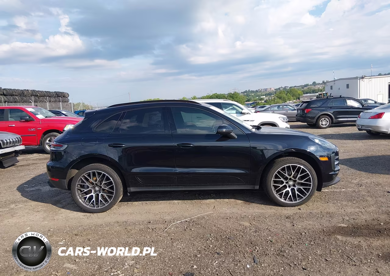 2019 Porsche Macan VIN:WP1AA2A58KLB00497 - 13