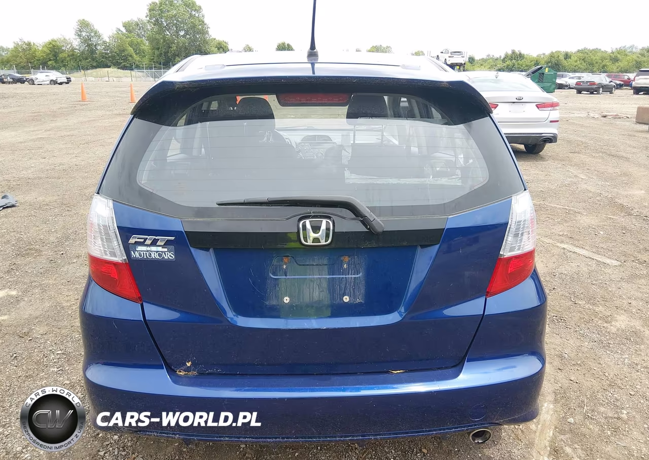 2013 Honda Fit Sport VIN:JHMGE8H53DC063224 - 16