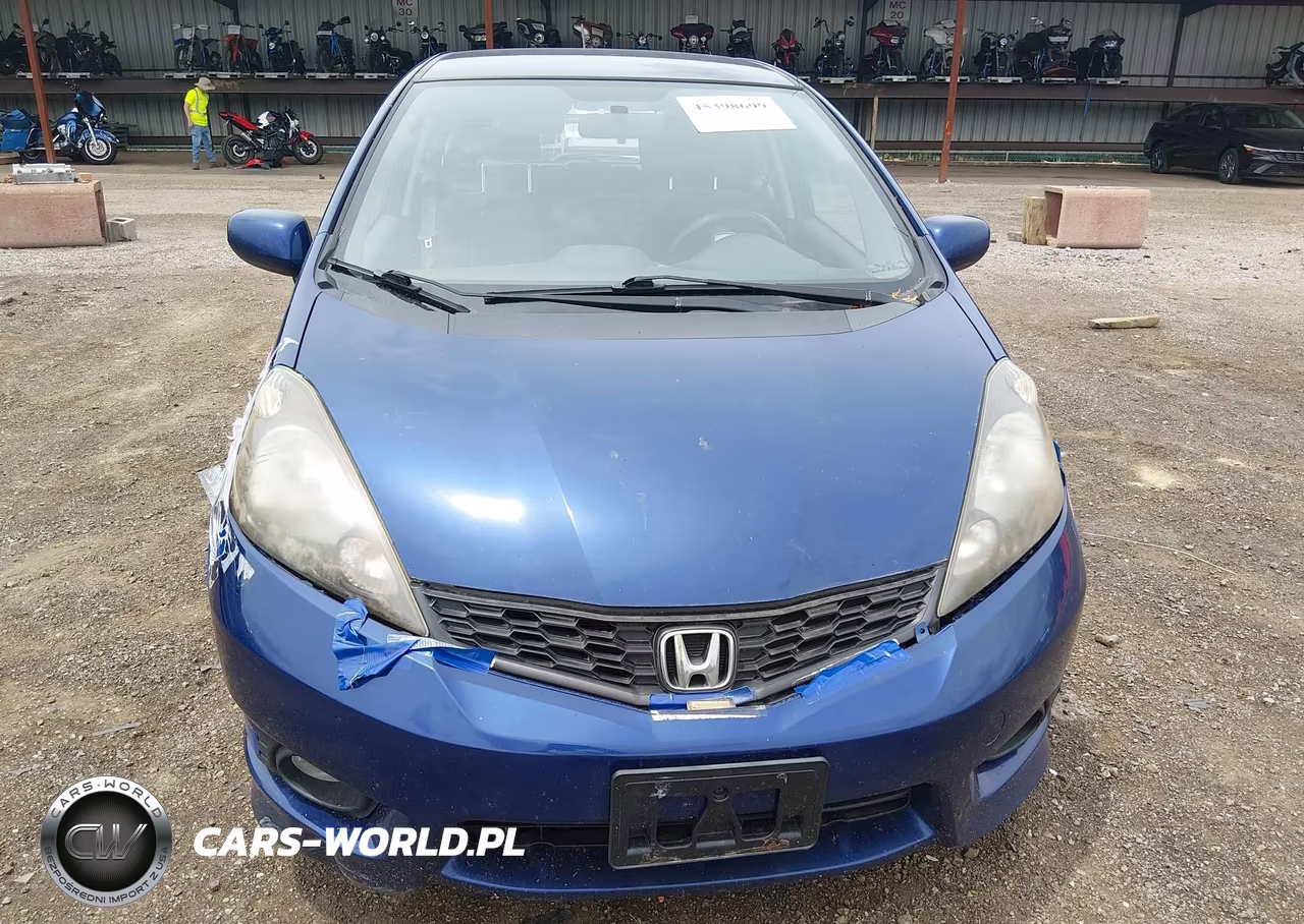 2013 Honda Fit Sport VIN:JHMGE8H53DC063224 - 6
