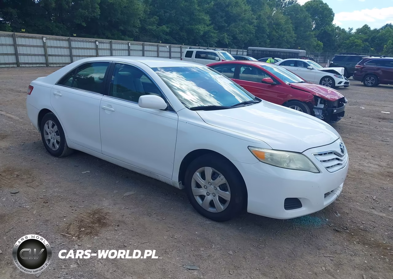 2011 Toyota Camry Le – zdjęcie 1 z 11