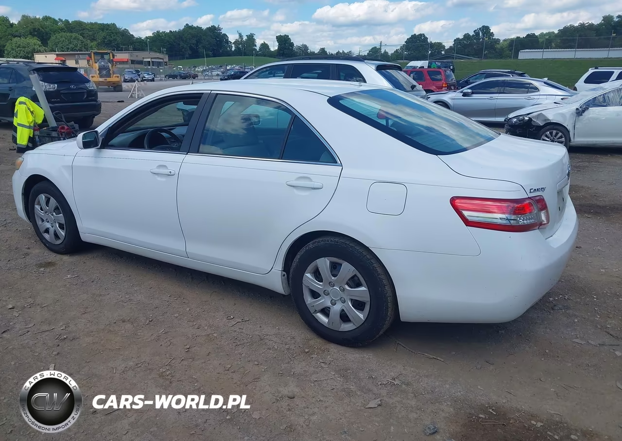 2011 Toyota Camry Le VIN:4T1BF3EK8BU649247 - 3