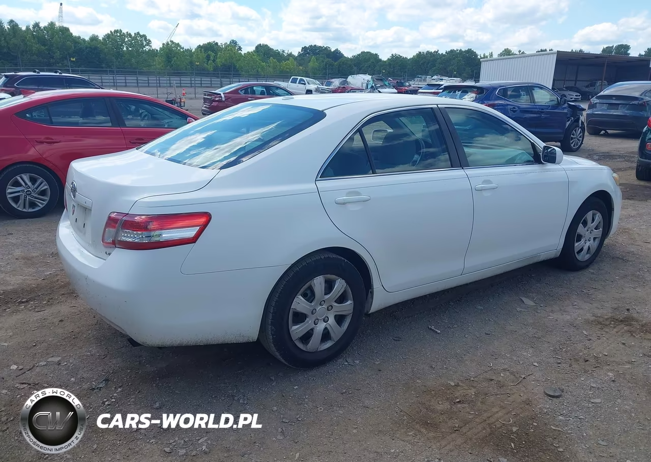 2011 Toyota Camry Le VIN:4T1BF3EK8BU649247 - 4