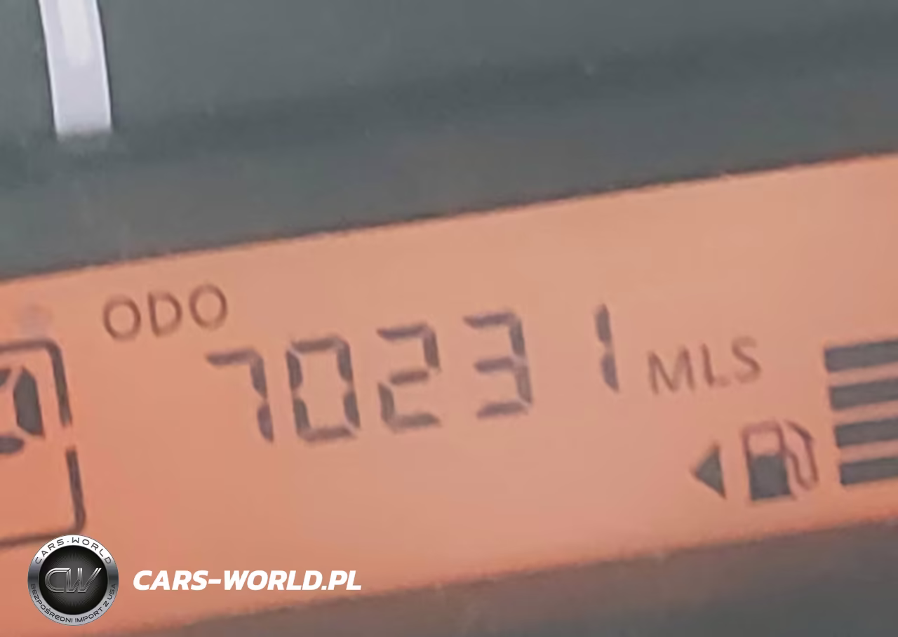 2019 Nissan Versa 1.6 S+ VIN:3N1CN7AP5KL824927 - 16