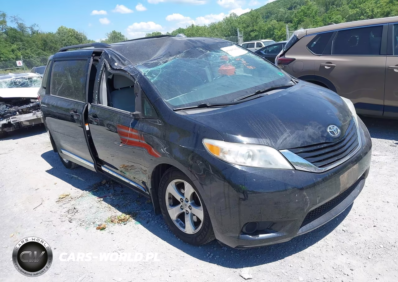 2016 Toyota Sienna Le 8 Passenger