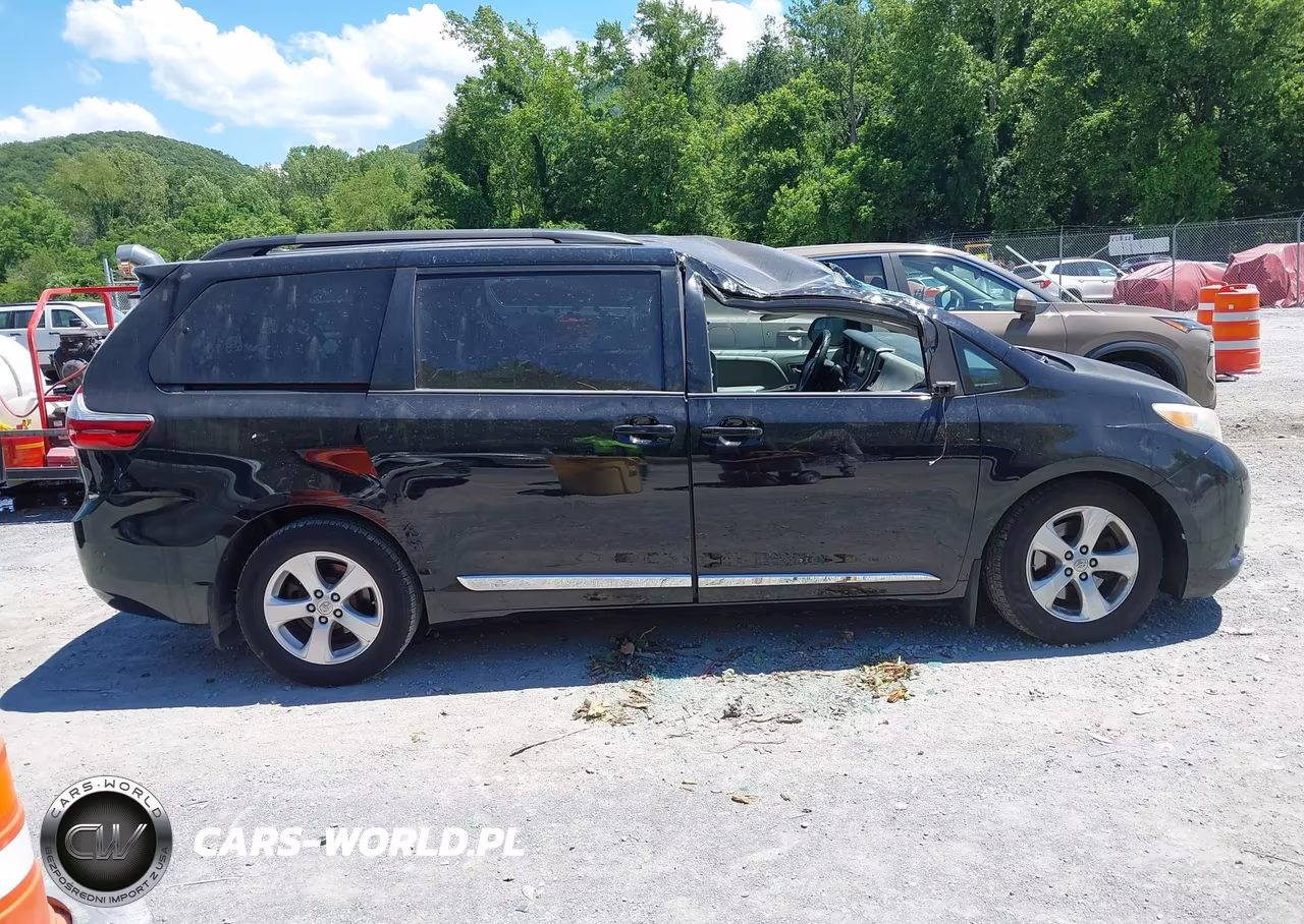 2016 Toyota Sienna Le 8 Passenger VIN:5TDKK3DC5GS750722 - 13