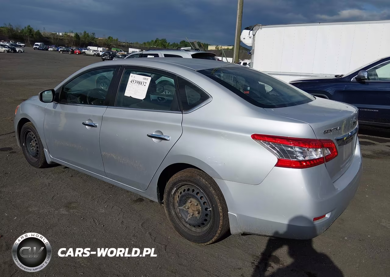 2015 Nissan Sentra S VIN:3N1AB7APXFY357335 - 3