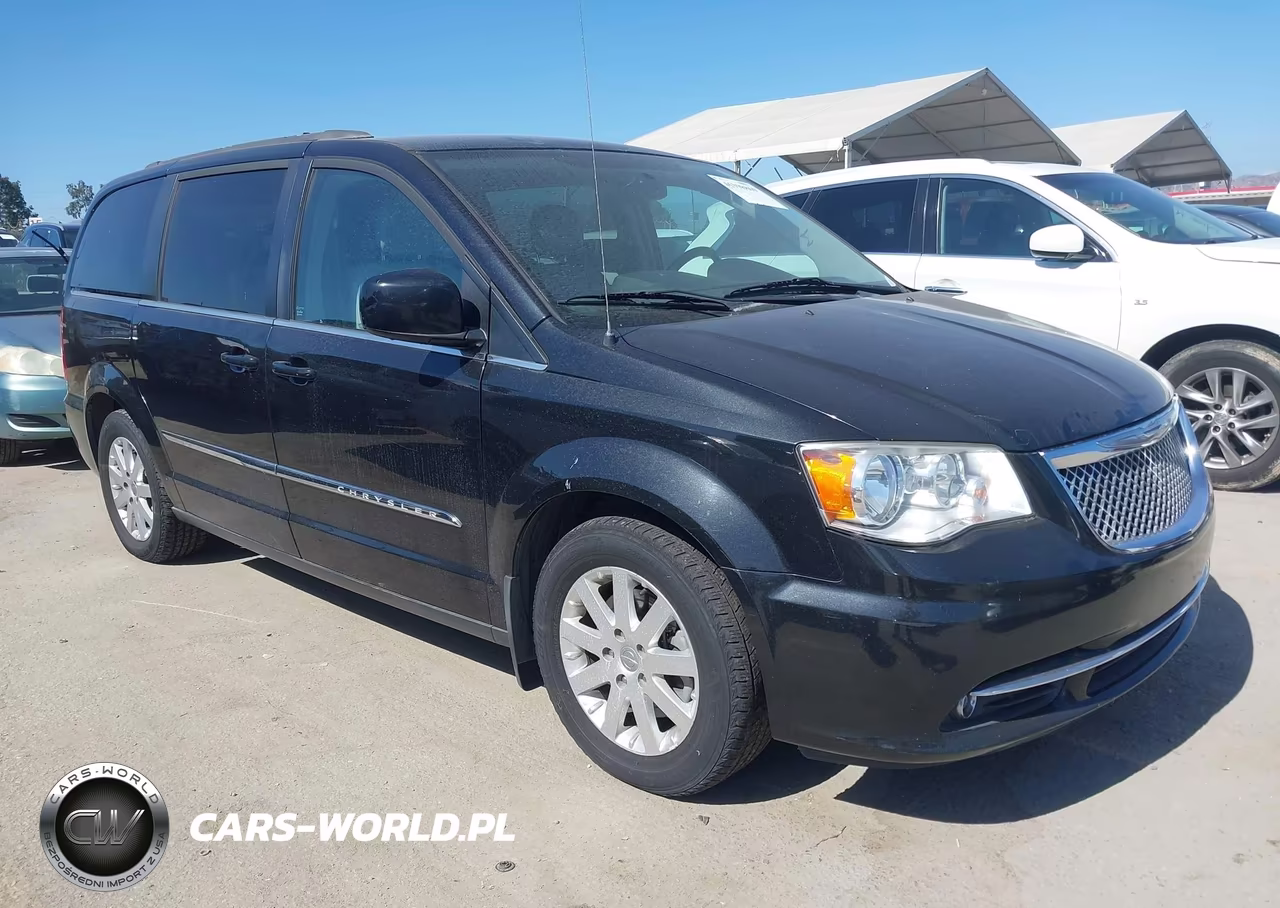 2015 Chrysler Town & Country Touring – zdjęcie 1 z 11