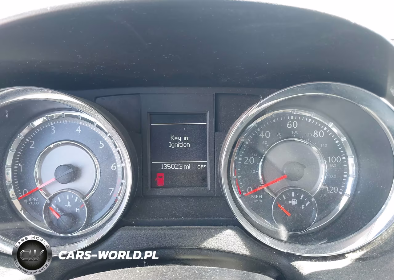 2015 Chrysler Town & Country Touring VIN:2C4RC1BG0FR577821 - 7