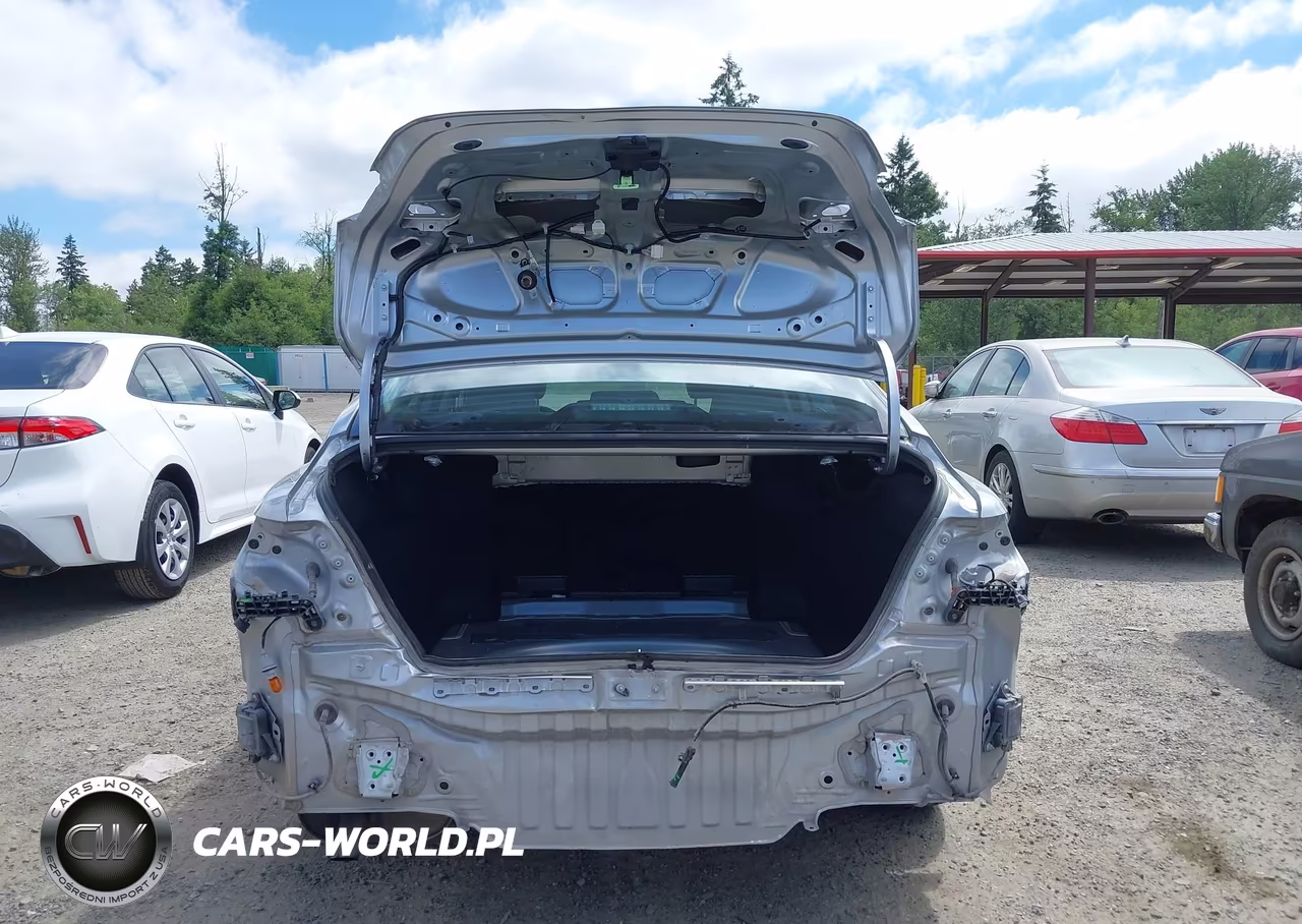2025 Toyota Camry Le VIN:4T1DAACKXSU543669 - 17