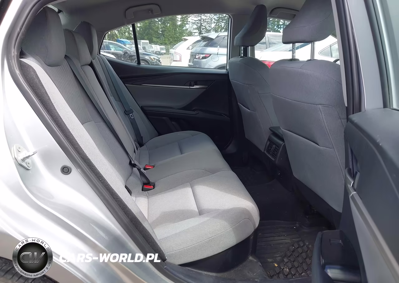 2025 Toyota Camry Le VIN:4T1DAACKXSU543669 - 8