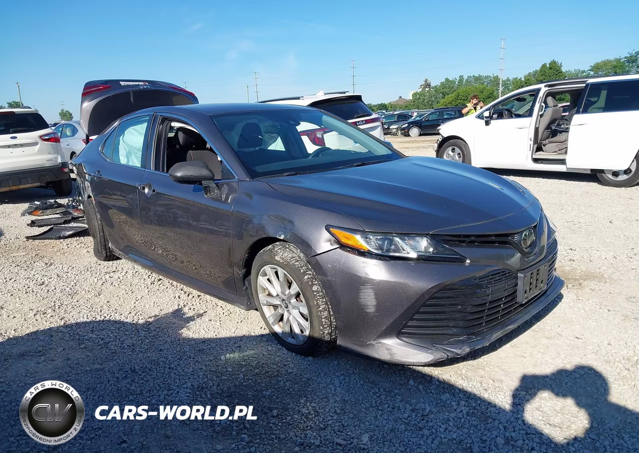 2019 Toyota Camry Le – zdjęcie 1 z 21