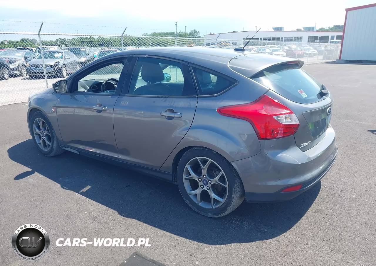 2014 Ford Focus Se VIN:1FADP3K23EL129391 - 3