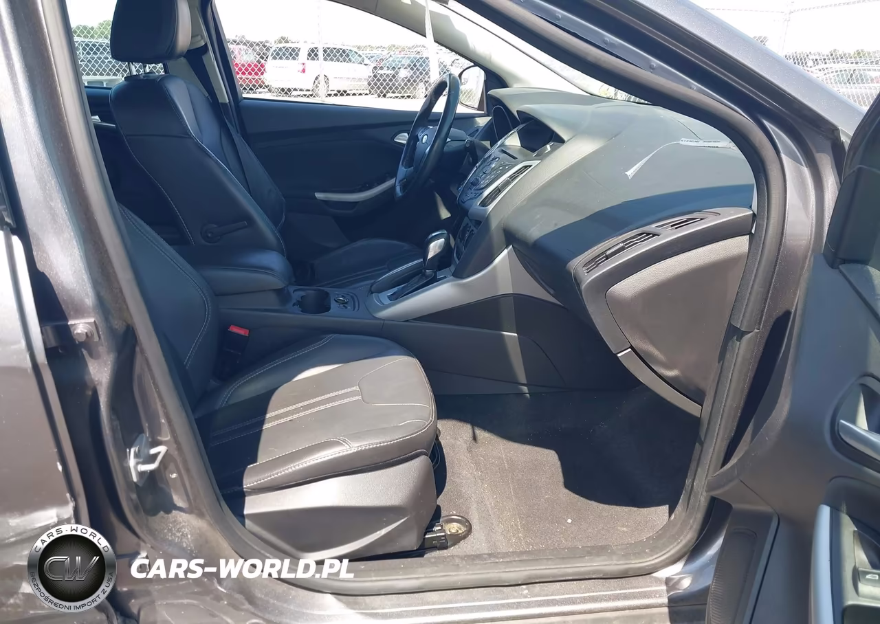 2014 Ford Focus Se VIN:1FADP3K23EL129391 - 5